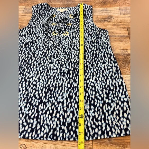 Michael Kors Sleeveless Tie Front, Patterned Colored Blouse, Women's Size Medium - Picture 8 of 10